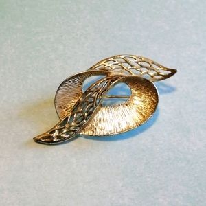 Vintage Celebrity N.Y. Brand Art Deco / Modernist Design Silver Brooch